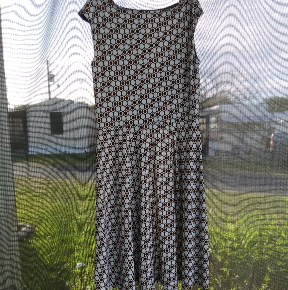 Dress - Picture 3 of 3